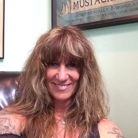 Profile Picture of Gina Hitzemann (@rockgirl1955) on Poshmark
