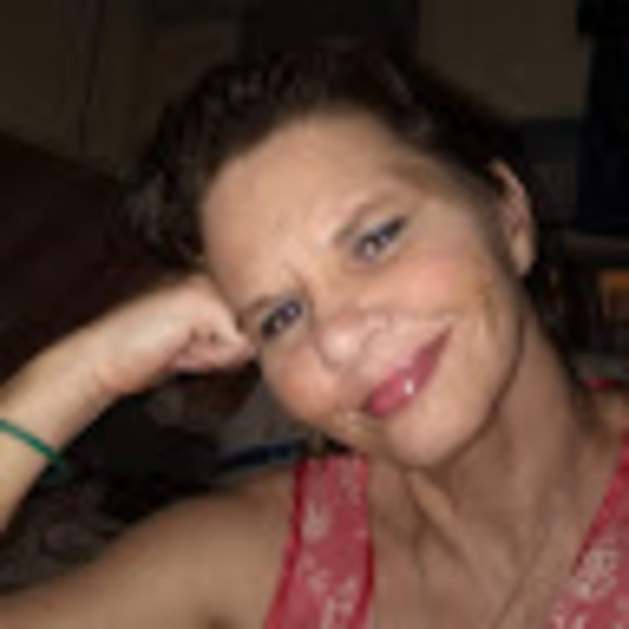 Profile Picture of Ginger Gates (@gingergates30) on Poshmark