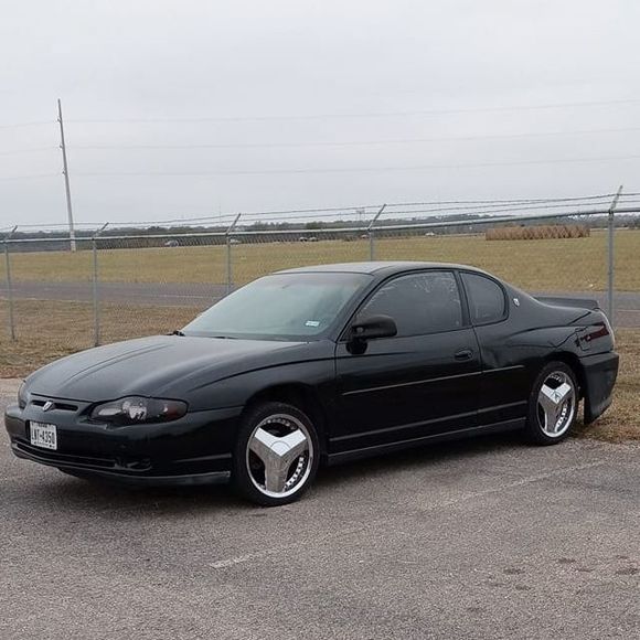 Profile Picture of David Amos (@davidamos265) on Poshmark