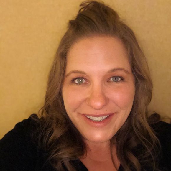 Profile Picture of Brianne Lazarchick (@brielaz) on Poshmark