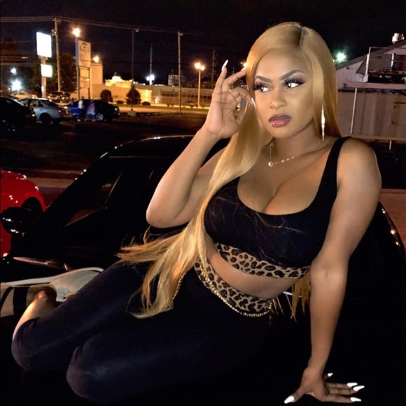 Profile Picture of Jayla Newton (@jnewton9) on Poshmark