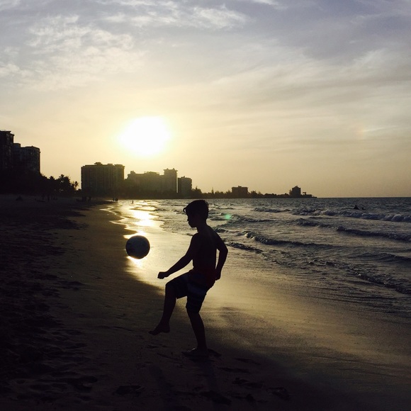 Nicolo Hutchinson - Poshmark Profile Picture of Nicolo Hutchinson (@nicohutch) on Poshmark