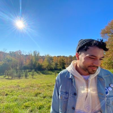 Profile Picture of Karl Michael Iglesias (@Oye414) on Twitter