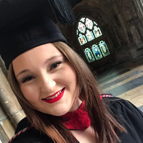 Profile Picture of Hannah Knaggs (@hannahknaggs) on Poshmark