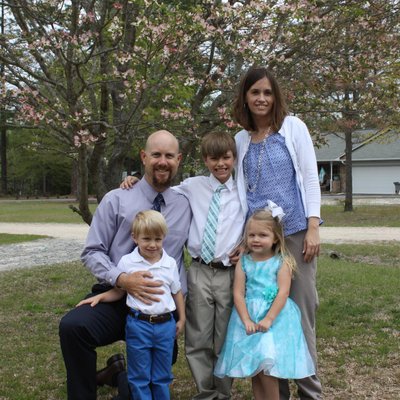 Profile Picture of Heather Neal (@NealHeather) on Twitter