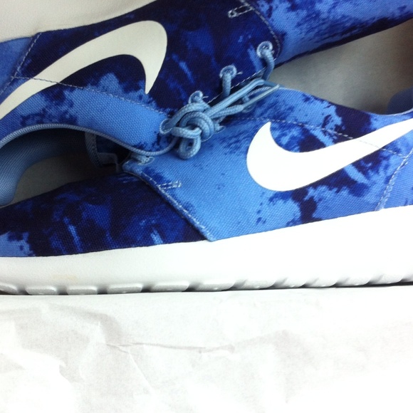 Profile Picture of Aaron Curry (@aaroncurry) on Poshmark