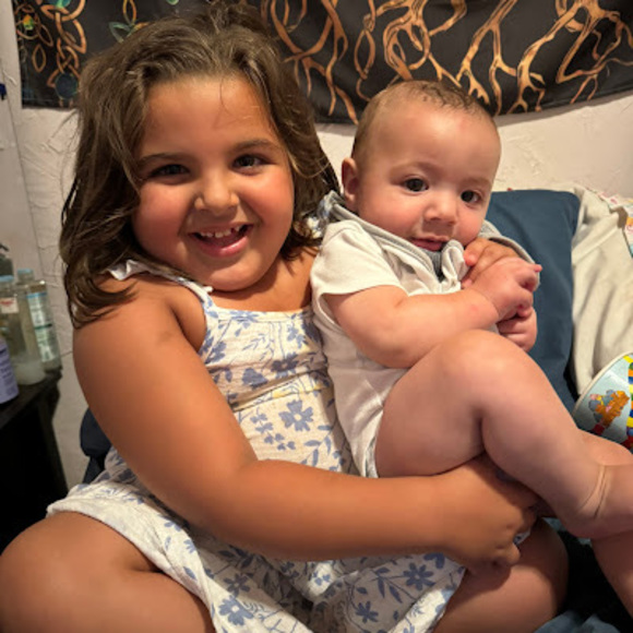 Profile Picture of Victoria Cuddemi (@victoriacuddemi) on Poshmark