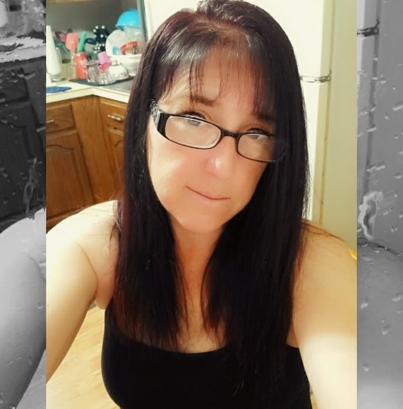 Profile Picture of Dani Eggemann (@danieggemann) on Poshmark