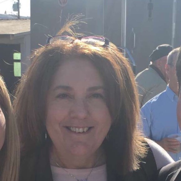 Profile Picture of Jill Versemann (@jillversemann) on Poshmark