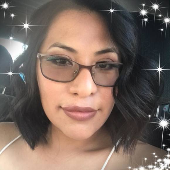 Profile Picture of Latanya Slowtalker (@lslowtalker) on Poshmark