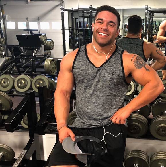 Profile Picture of Jonathan Ekey (@jonathanekey) on Poshmark