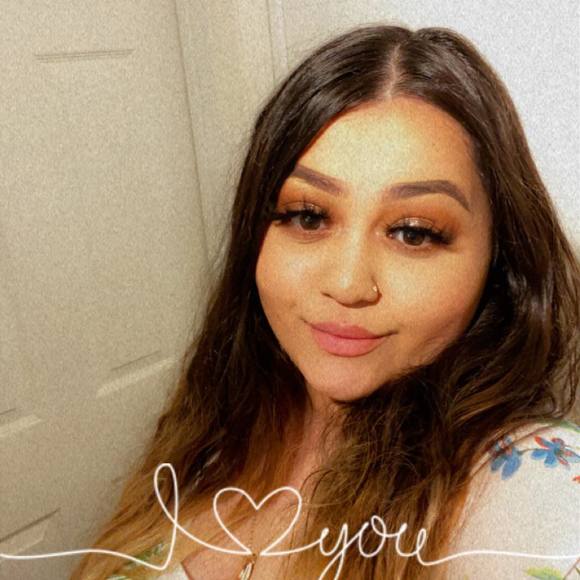 Profile Picture of Jovana Torres (@jovanatorres851) on Poshmark