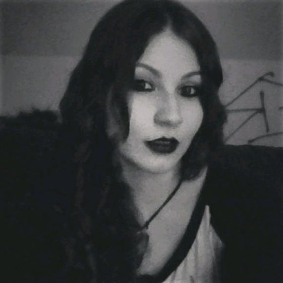 Profile Picture of Jackie Feile (@poisonsunshine) on Poshmark