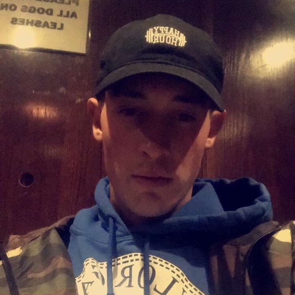 Profile Picture of Philip Gordon (@philly_gordon1) on Poshmark