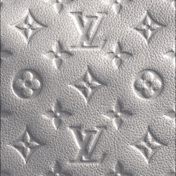 Profile Picture of Devin Steinberg (@diordevin) on Poshmark