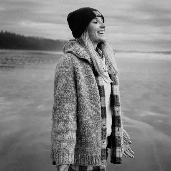 Profile Picture of Taylor Bartel (@taylor_bartel) on Poshmark