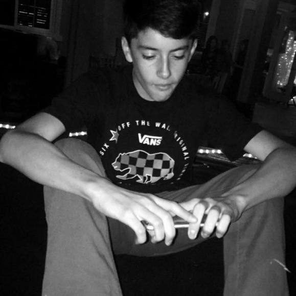 Profile Picture of Dylan Zelinski (@dylan81z) on Poshmark