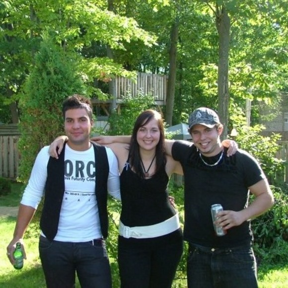 Alexandre Nikcevic - Poshmark Profile Picture of Alexandre Nikcevic (@chomedey_450) on Poshmark