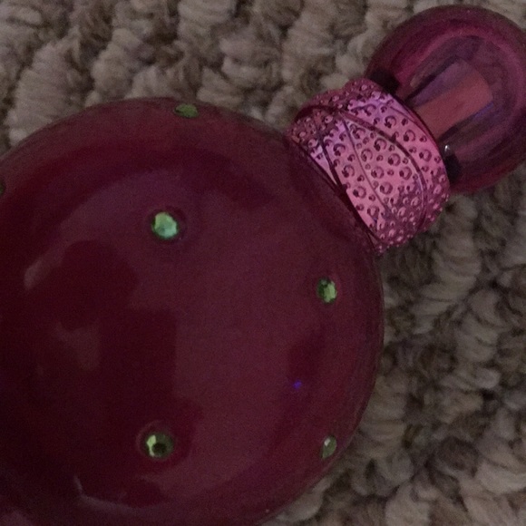 Profile Picture of Sarah Lamando (@junebugggy11) on Poshmark