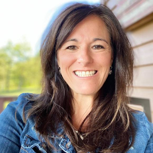 Profile Picture of Chi Catalone (@chicatalone) on Poshmark