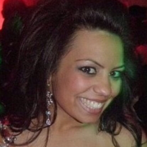 Profile Picture of Nicole Kiracofe (@nickii_k) on Poshmark