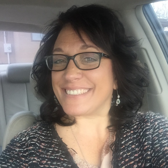 Profile Picture of Carma Disabato (@carmadisab) on Poshmark