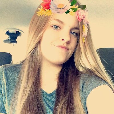 Profile Picture of Emily Schell (@emilys3452) on Twitter