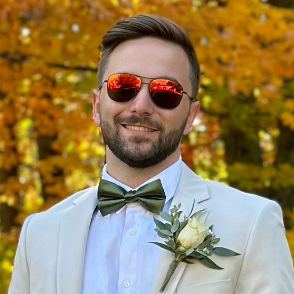 Profile Picture of Christian Simard (@csimard0720) on Poshmark