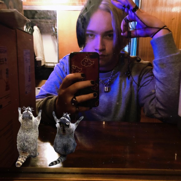Profile Picture of Jason Robbins (@jasonr1998) on Poshmark