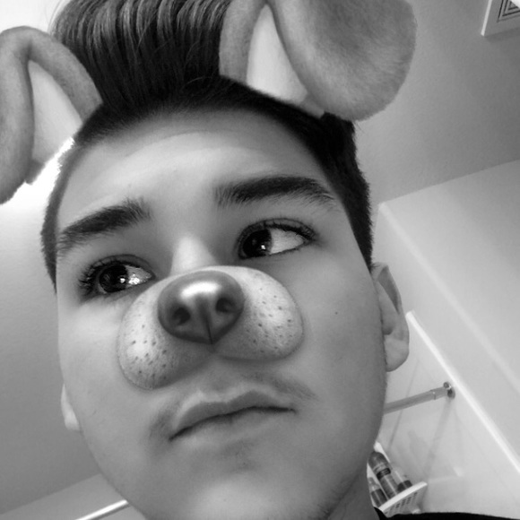 Zachary Rodriguez - Poshmark Profile Picture of Zachary Rodriguez (@bobzach24222) on Poshmark