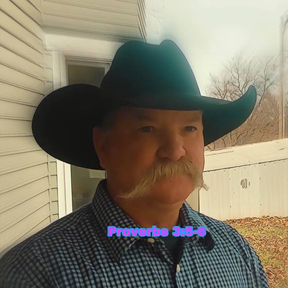 Profile Picture of Grant Cummings (@grant_cummings) on Poshmark
