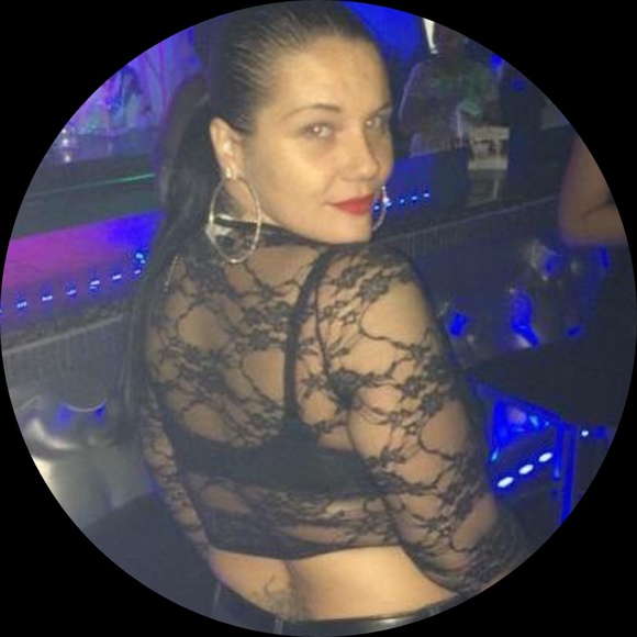 Profile Picture of Phillippa Hartmayer (@allure401) on Poshmark