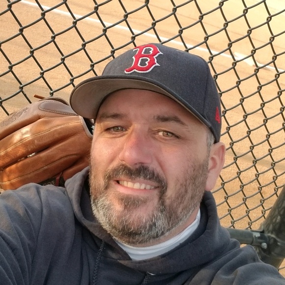 Profile Picture of Jeff Byrne (@jeffbyrne) on Poshmark