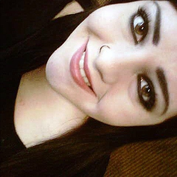 Profile Picture of Julianna Alvarez (@jalva710) on Poshmark