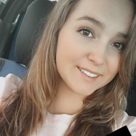 Teagan Gonthier - Poshmark Profile Picture of Teagan Gonthier (@gonthierteagan) on Poshmark