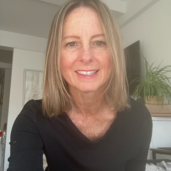Profile Picture of Robin Mckenna (@rsd310) on Poshmark