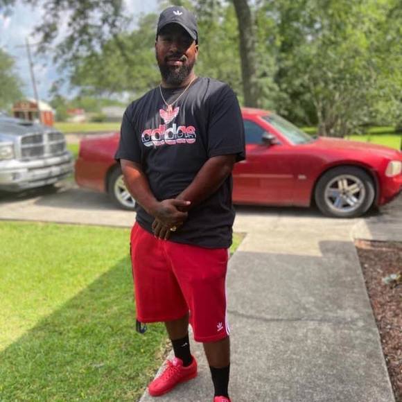 Profile Picture of Paul Mouton (@pmoot) on Poshmark