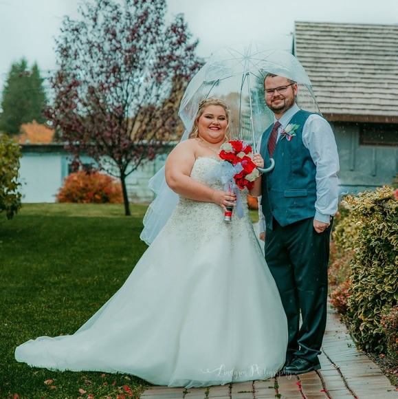 Profile Picture of Haley Lindgren (@hmlindgren) on Poshmark