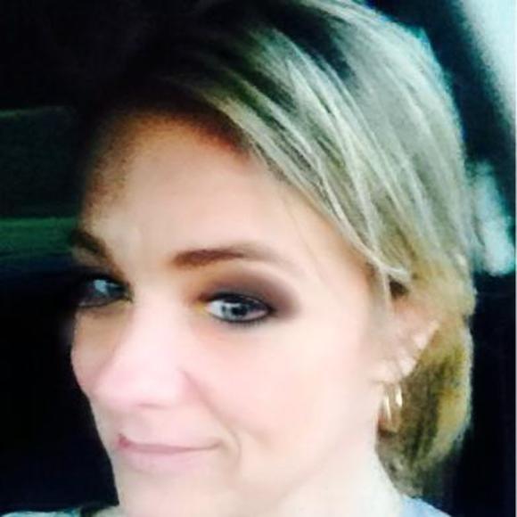 Profile Picture of Lisa Stemper (@forlisa2) on Poshmark