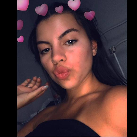 Profile Picture of Jessica Nickolson (@jjessicas) on Poshmark