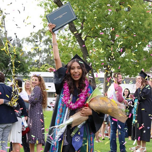 Profile Picture of Genesis Zamora (@gzmena) on Poshmark