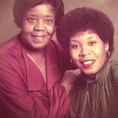 Profile Picture of Carol Brackett (@@cabakacarol) on Twitter