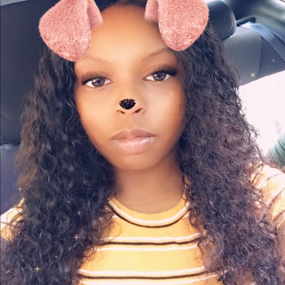 Profile Picture of Kenyata Monigan (@mckynz33) on Poshmark