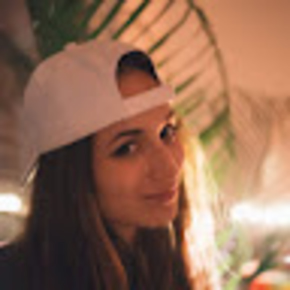 Profile Picture of Irina Solop (@irinasolop) on Poshmark