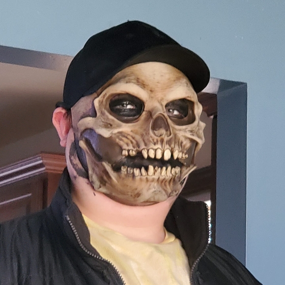 Profile Picture of Ray Beringer (@rayberinger) on Poshmark
