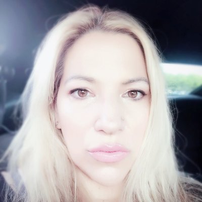 Profile Picture of Kimberly Medeiros (@Beesha75) on Twitter