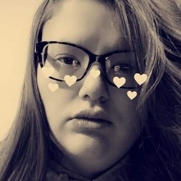 Profile Picture of Cassidy Bennett (@cassie21234) on Poshmark