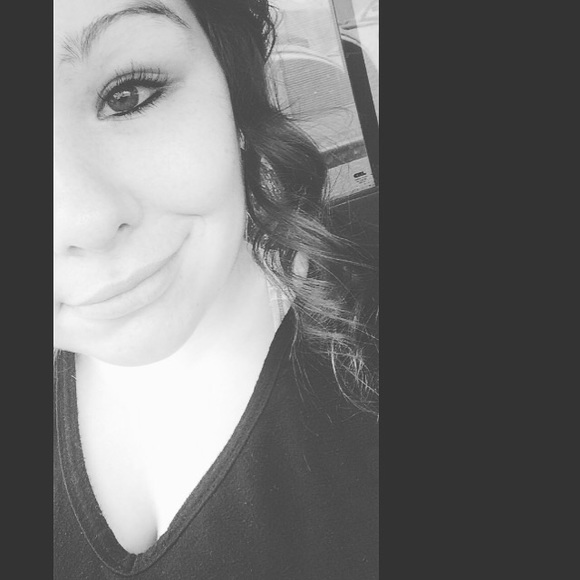 Profile Picture of Dustee Sapp (@dustersapp) on Poshmark