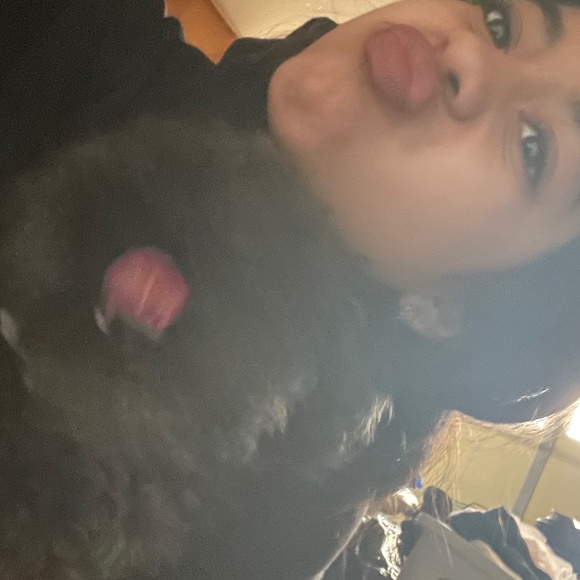 Profile Picture of Raylynn Munoz (@raylynn_munoz) on Poshmark