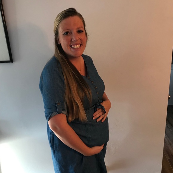 Profile Picture of Ally Applegate (@ally_applegate) on Poshmark